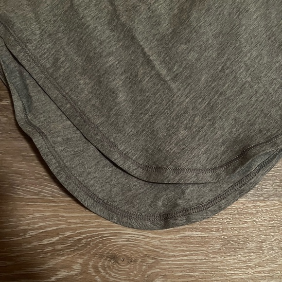 Lululemon Refresh Maxi Dress. Excellent used condition. Size: 6. - Picture 9 of 9